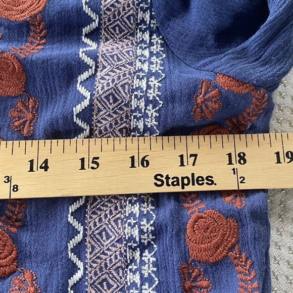 Francesca’s Blue Rain Embroidered Boho Dress Navy Blue Medium Like New - Picture 10 of 14